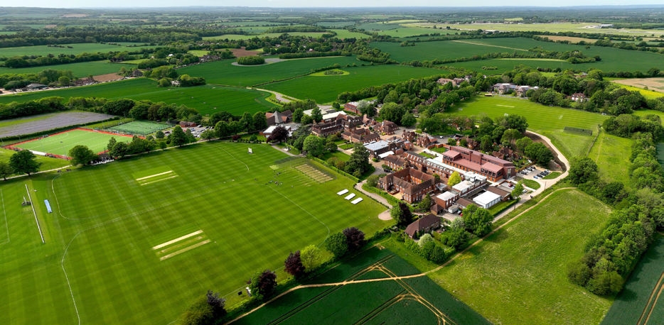 Lord Wandsworth College Logo